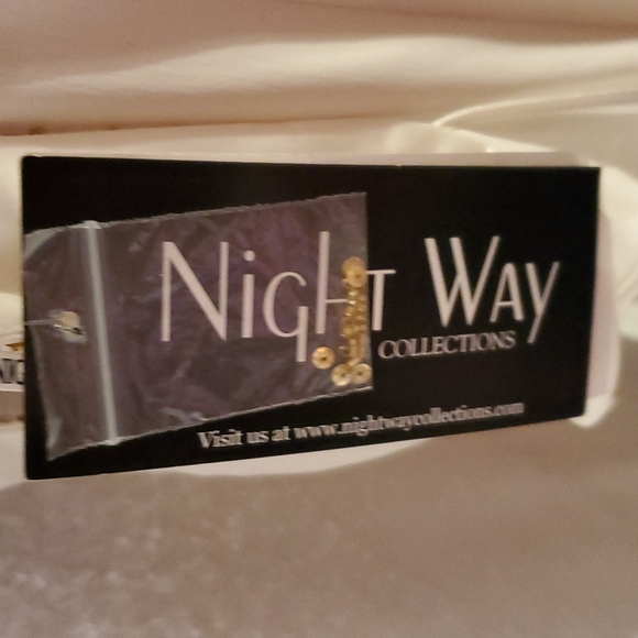 Night Way Collections Ivory Gown (necklace is not included) - Picture 10 of 10